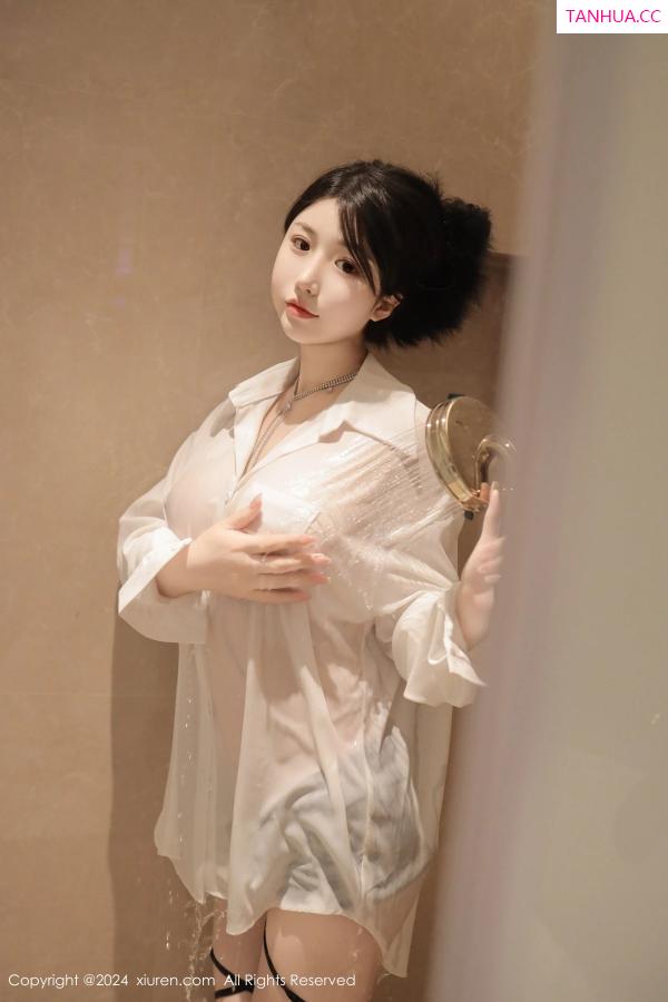   [XiuRen]高清写真图 2024.04.16 No.8400 陈小花 美胸性感第23张图片